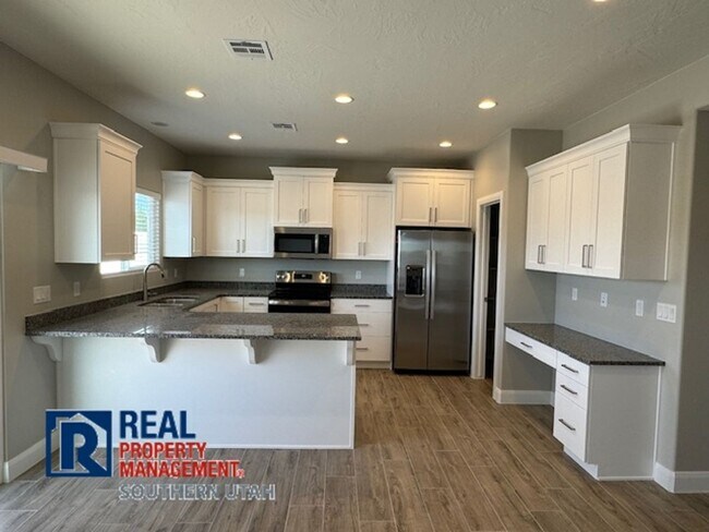 Foto del edificio - Brand New - River Trail Townhome