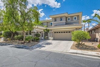 Building Photo - 729 Pinnacle Heights