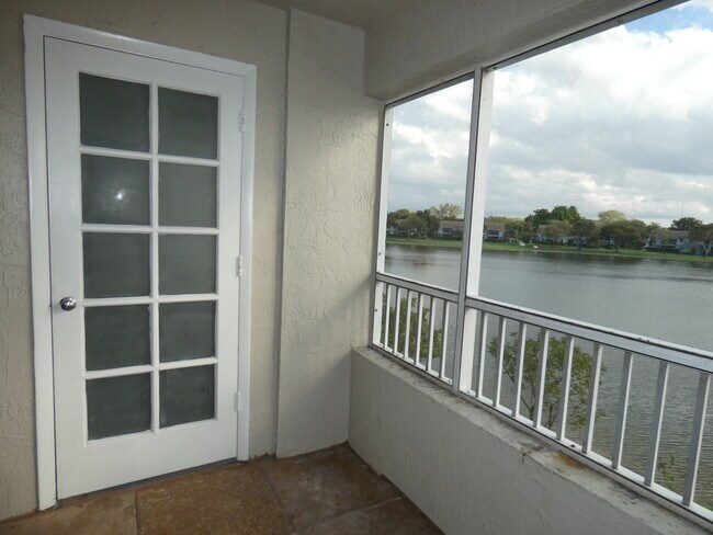 Foto del edificio - 2850 N Oakland Forest Dr