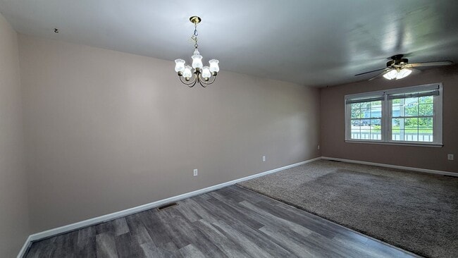 Building Photo - Three Bedroom Rambler in Fredericksburg