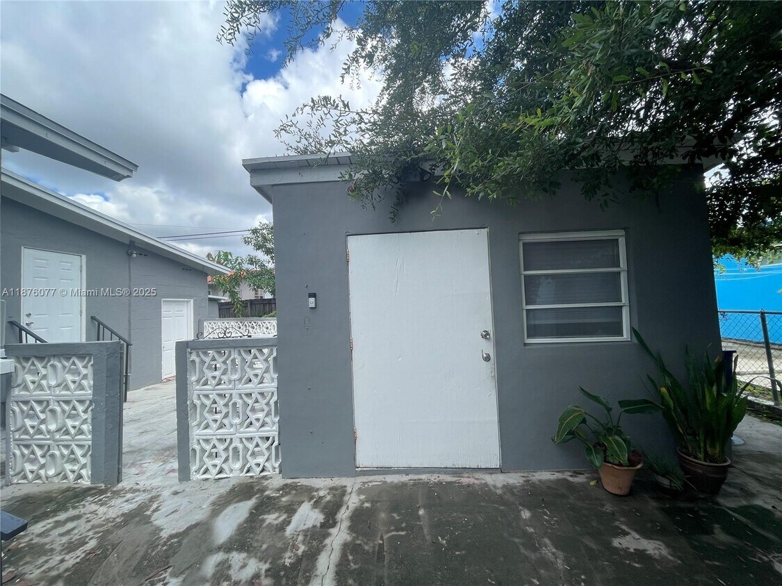 Foto principal - 1923 NW 1st Terrace