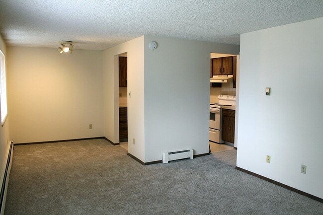 Building Photo - 3645 Butternut Dr