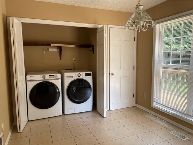 Foto del edificio - 1397 Brookcliff Dr