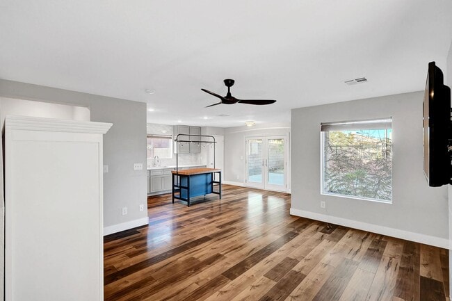 Foto del edificio - Remodeled Three Bedroom in Summerlin! No carpet!