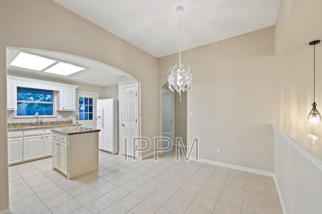 Foto del edificio - 1825 Treasure Oaks Dr
