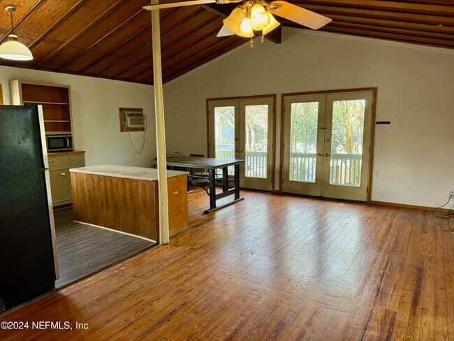 Building Photo - 1457 Challen Ave