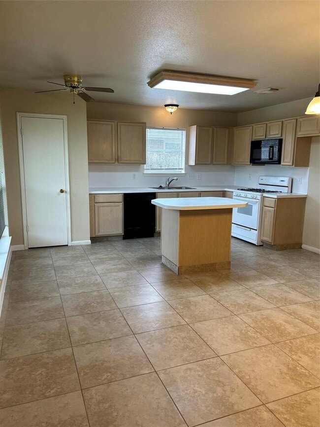 Building Photo - 3-bedroom, 2-bath home in Humble