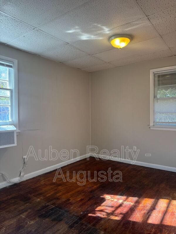 Foto del edificio - 1547 Heath St