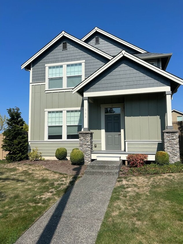 Primary Photo - Beautiful Three Bedroom House for Rent in ...