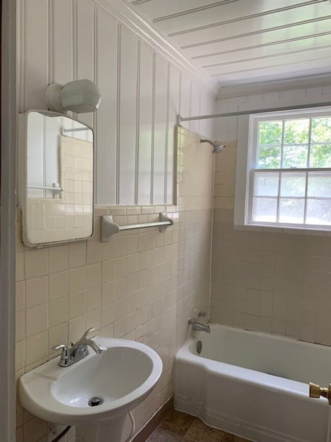 Photo - 1226 McAlpine Ave Apartment