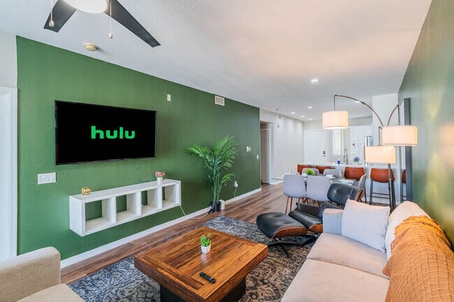 Foto del edificio - 1275 E University Dr