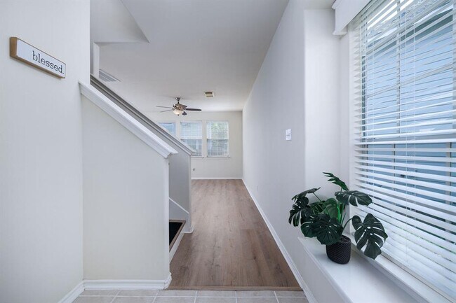 Foto del edificio - 127 N Camellia Grove Cir