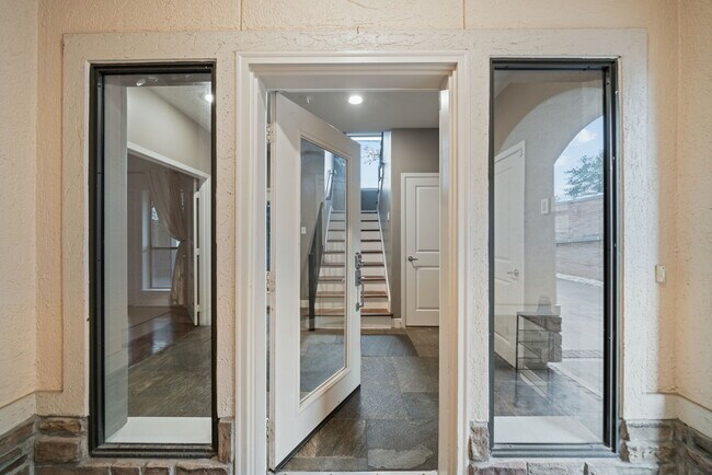 Foto del edificio - 2406 Dorrington St
