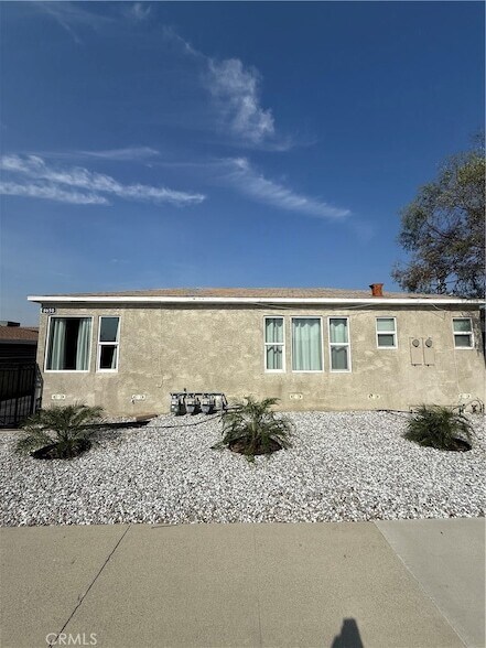 Foto del edificio - 8650 Alder Ave