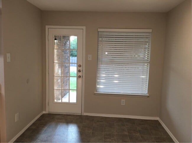 Building Photo - 1409 Misty Meadow Dr