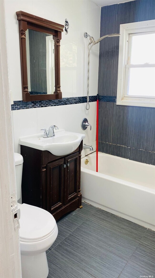 Foto del edificio - 156-07 111th Ave