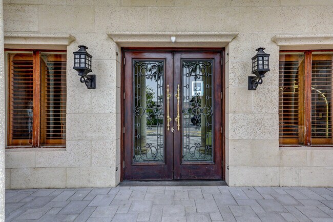 Foto del edificio - 651 Okeechobee Blvd