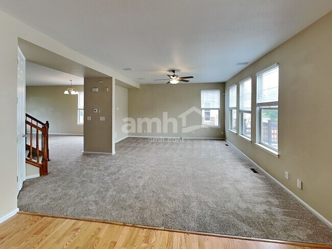 Foto del edificio - 124 N Flat Rock St