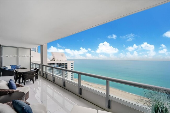 Foto del edificio - 6799 Collins Ave