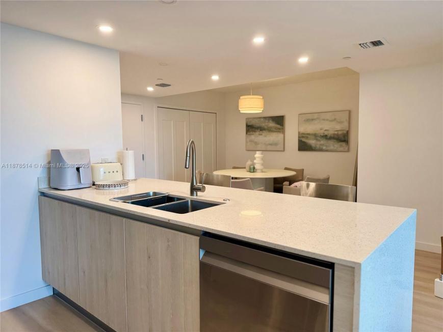Foto principal - 2 bedroom in North Miami FL 33181