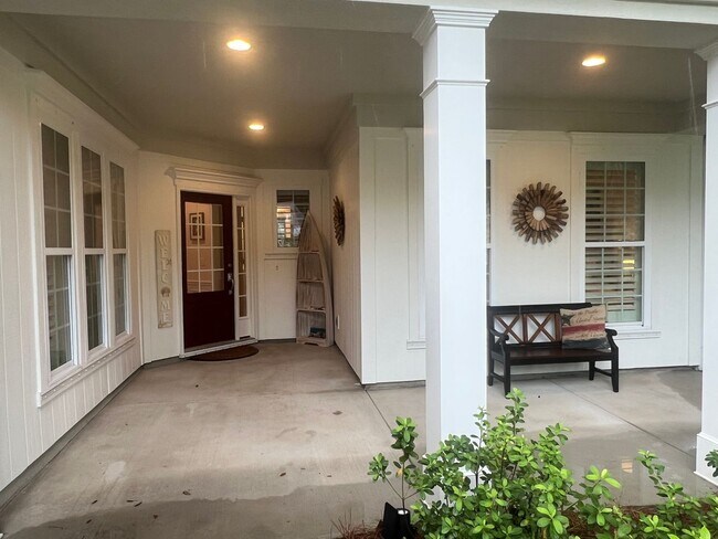 Foto del edificio - Lovely Furnished Home in The Haven