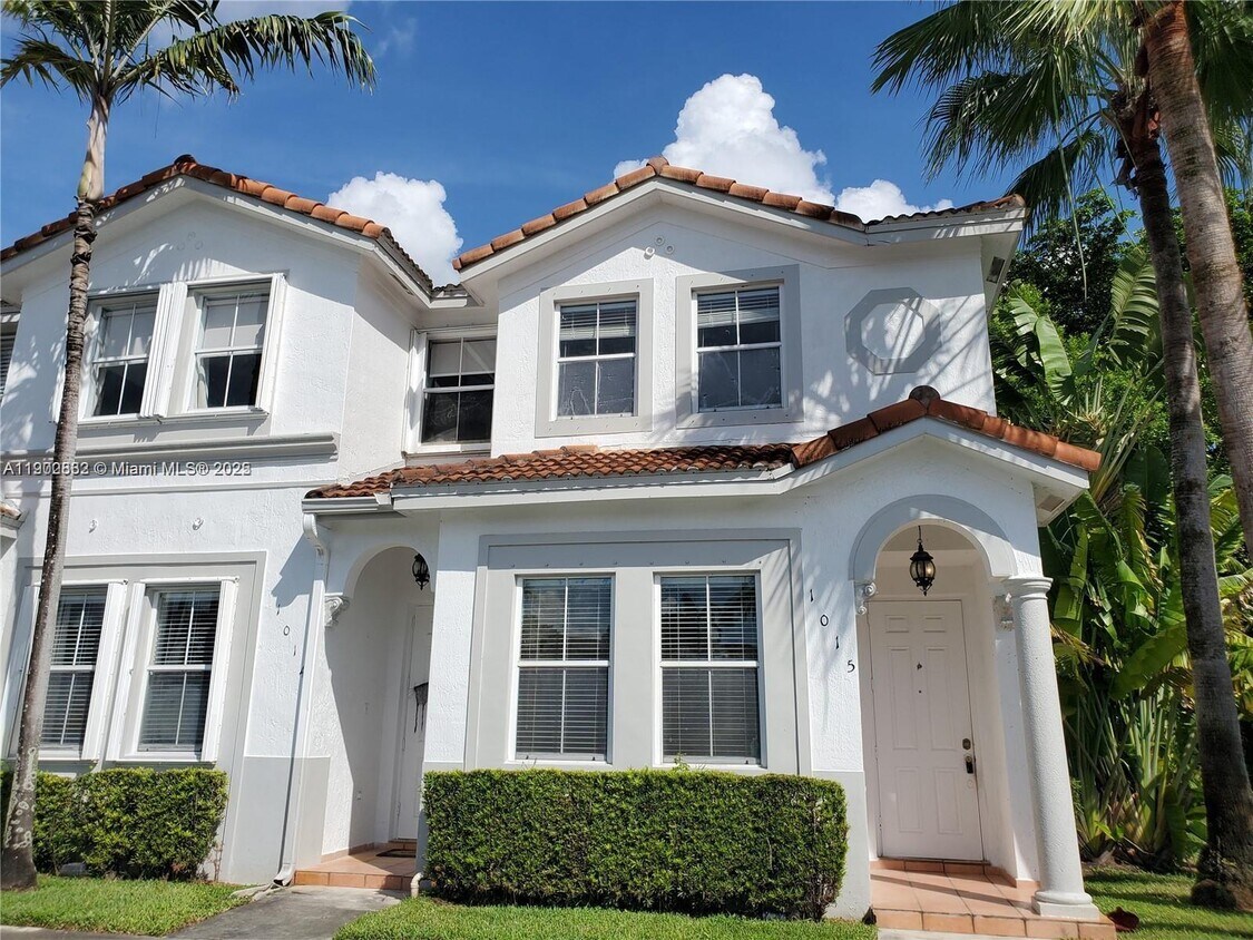 Foto principal - 5560 NW 107th Ave