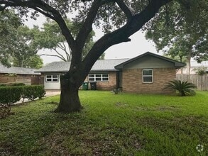 Building Photo - 9013 Lugary Dr
