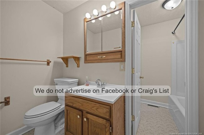 Building Photo - 5842 Columbine Rd