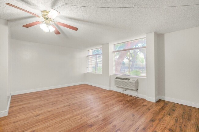 Building Photo - 7520 Hornwood Dr
