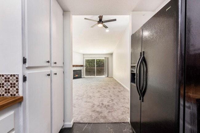 Building Photo - Upper 2 Bedroom, 2 Bath in Rancho Santa Margarita with Garage and Parking, be Home by New Years!