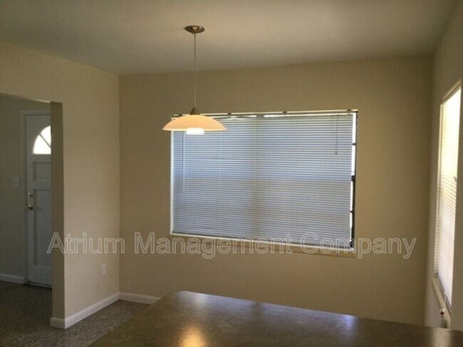 Foto del edificio - 308 Jonquil Ln
