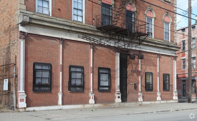 Building Photo - 1677 Central Ave