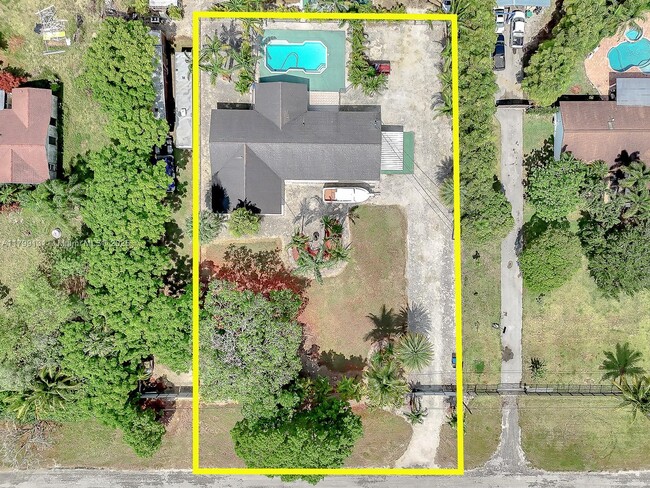 Building Photo - 26100 SW 192nd Ave