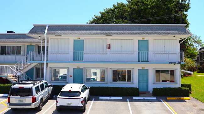 Building Photo - 2960 Cynthia Ln