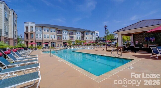 Foto del edificio - 16408 Holly Crest Ln