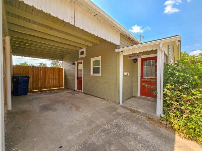 Foto del edificio - Cute Efficiency Studio Style Home in Shawnee!