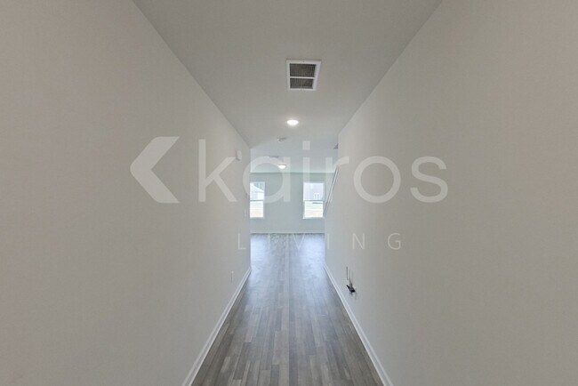 Foto del edificio - 111 Maple Dr