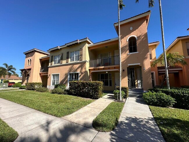 Foto del edificio - 3549 Forest Hill Blvd