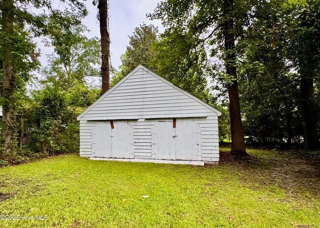 Building Photo - 306 Wilson Ave
