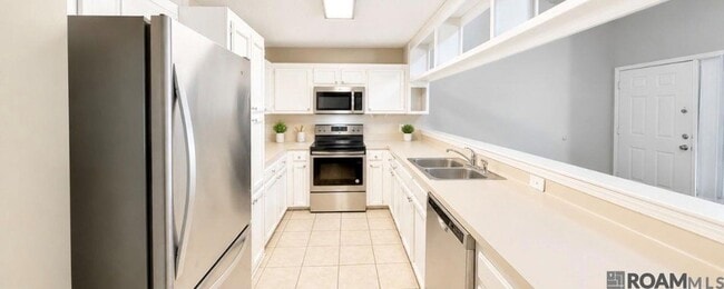 Photo - 9625 Siegen Lane Unit Townhome