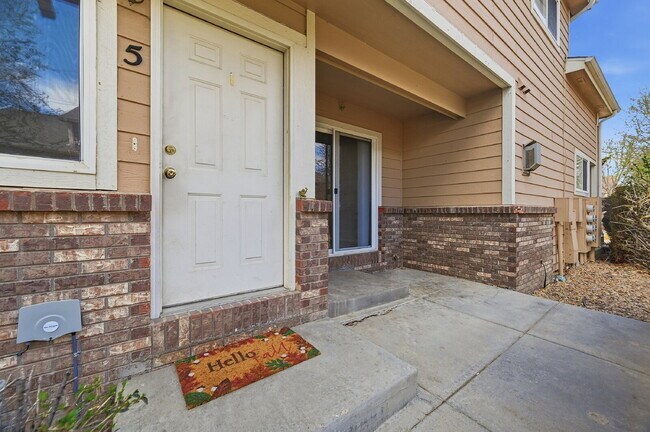 Foto del edificio - $1,840.95 - 2-bed/2.5-bath Townhome in Longmont