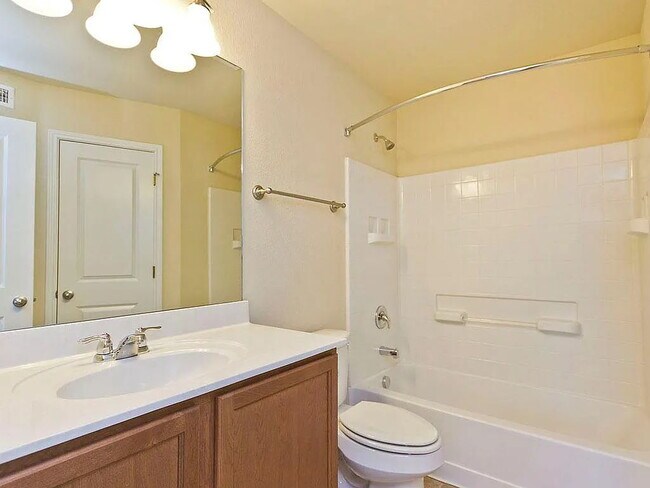 Foto del edificio - 335 Rachel St