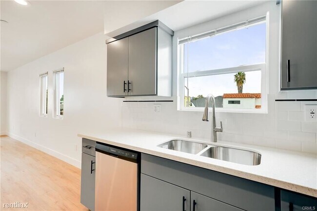 Building Photo - 4 br, 4 bath Townhome - 4866 Pickford Street