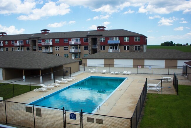 Building Photo - Green Acres Apartments