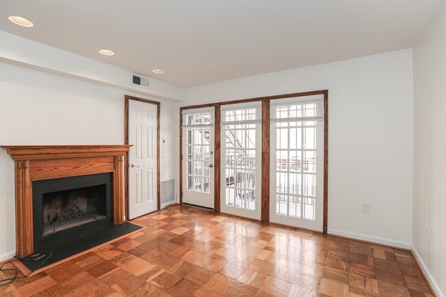 Building Photo - 1609 Corcoran St NW