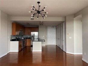 Building Photo - 711 Cosmopolitan Dr NE