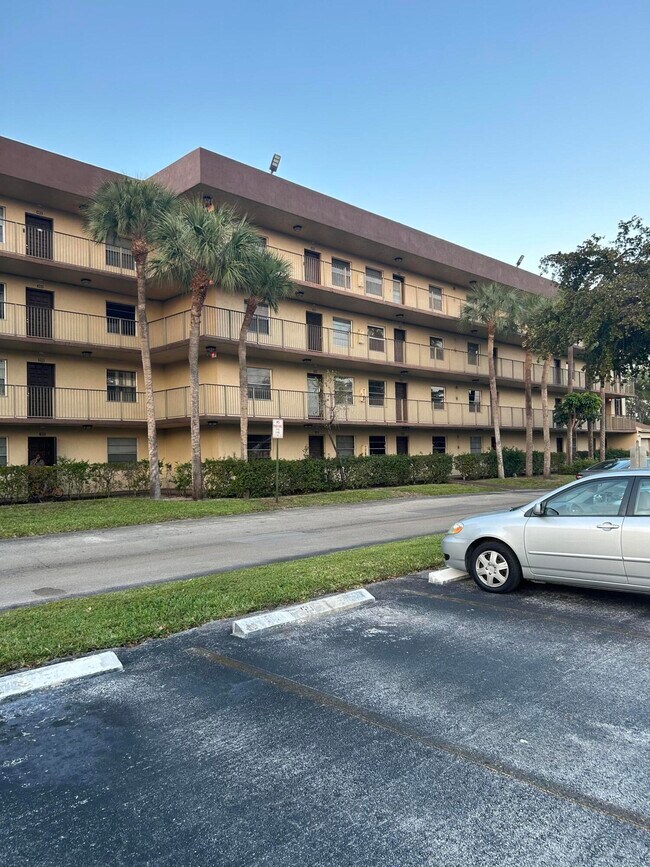 Building Photo - 3101 NW 47th Terrace