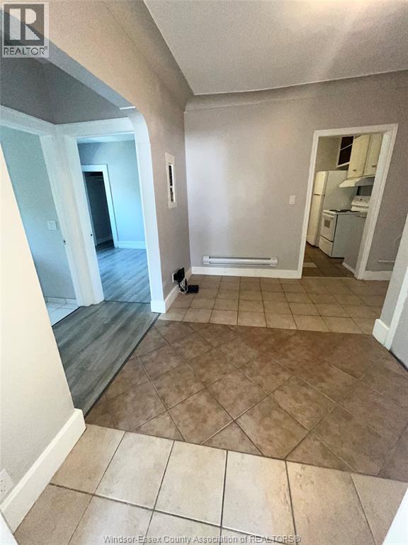 Photo du bâtiment - 900 Elsmere Ave