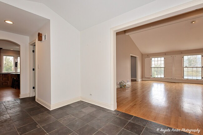 Foto del edificio - 756 Stonegate Rd
