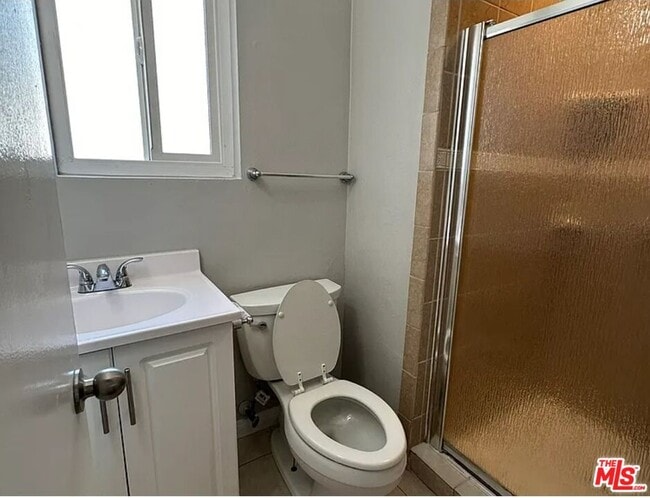 Foto del edificio - 2221 Bataan Rd